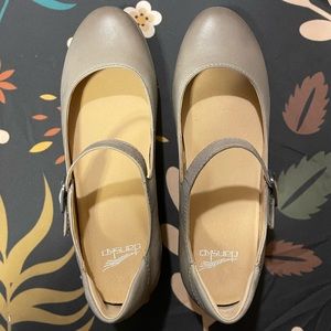 Dansko “Marcella” Taupe Mary Jane 10.5-11 US / 41 EU